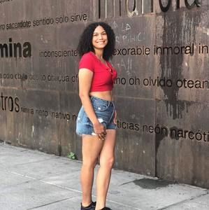 Meet your Posher, Sara